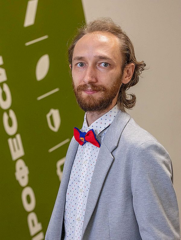 Толстихин Антон Артемович